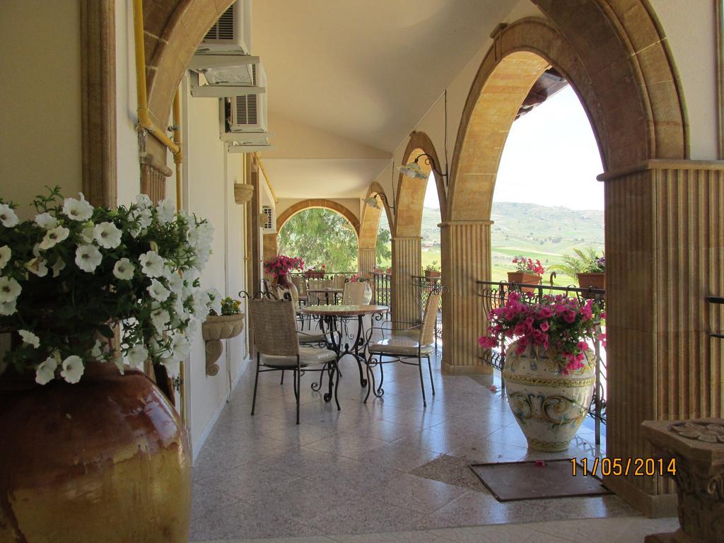 Agriturismo Reggia Saracena อากริเจนโต ภายนอก รูปภาพ